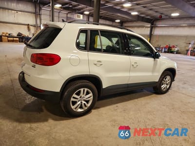 Trzecie zdjęcie samochodu z tyłu: 2017 VOLKSWAGEN TIGUAN S VIN:WVGBV7AXXHW513338 - miniatura