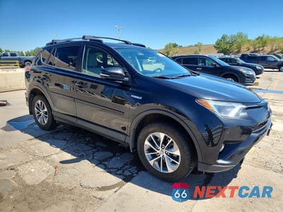 Czwarte zdjęcie samochodu z boku: 2017 TOYOTA RAV4 HYBRID XLE VIN:JTMRJREV3HD111336 - miniatura