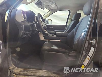 Zdjęcie 7 z 13 samochodu: 2024 TOYOTA TUNDRA SR5 VIN:5TFLA5DA2RX145071 - miniatura