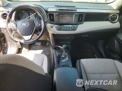 Zdjęcie 8 z 13 samochodu: 2017 TOYOTA RAV4 HYBRID XLE VIN:JTMRJREV5HD069848 - miniatura
