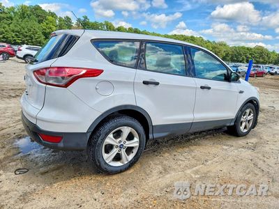 Trzecie zdjęcie samochodu z tyłu: 2016 FORD ESCAPE S VIN:1FMCU0F72GUC45984 - miniatura