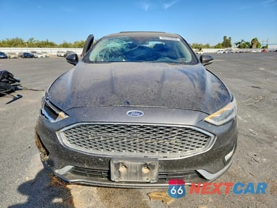 Piąte zdjęcie samochodu w środku: 2019 FORD FUSION TITANIUM VIN:3FA6P0D96KR205152 - miniatura
