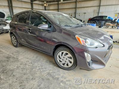 Czwarte zdjęcie samochodu z boku: 2015 TOYOTA PRIUS C TWO VIN:JTDKDTB34F1105598 - miniatura