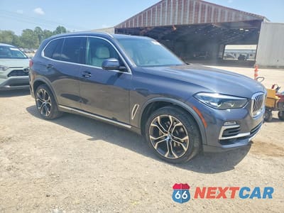 Czwarte zdjęcie samochodu z boku: 2021 BMW X5 SDRIVE 40I VIN:5UXCR4C02M9F73264 - miniatura