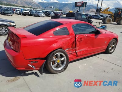 Trzecie zdjęcie samochodu z tyłu: 2005 FORD MUSTANG GT VIN:1ZVHT82H855228797 - miniatura