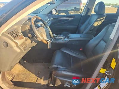 Zdjęcie 7 z 12 samochodu: 2013 LEXUS LS 460L VIN:JTHDL5EF0D5005547 - miniatura