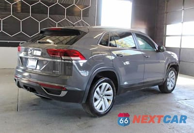 Trzecie zdjęcie samochodu z tyłu: 2020 VOLKSWAGEN ATLAS CROSS SPORT SE VIN:1V21E2CA7LC217603 - miniatura