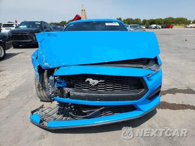 Piąte zdjęcie samochodu w środku: 2024 FORD MUSTANG VIN:1FA6P8TH4R5100436 - miniatura