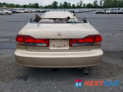 Zdjęcie 6 z 12 samochodu: 2001 HONDA ACCORD LX VIN:1HGCG66561A086698 - miniatura