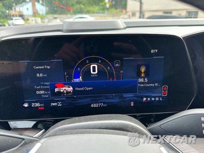 Zdjęcie 6 z 10 samochodu: 2025 CHEVROLET SUBURBAN K1500 LT VIN:1GNS6CRDXSR290820 - miniatura