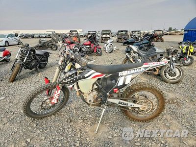 Trzecie zdjęcie samochodu z tyłu: 2019 KTM 350 XC-F VIN:VBKXCN430KM249125 - miniatura