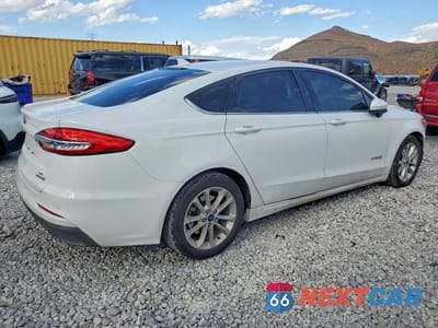 Trzecie zdjęcie samochodu z tyłu: 2019 FORD FUSION SE VIN:3FA6P0LU0KR201474 - miniatura