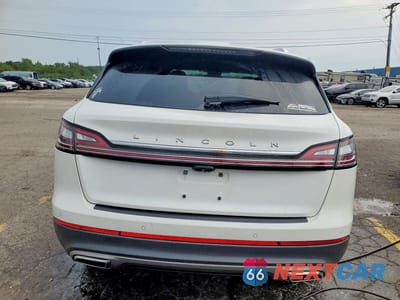 Zdjęcie 6 z 14 samochodu: 2022 LINCOLN NAUTILUS RESERVE VIN:2LMPJ8KP7NBL15050 - miniatura