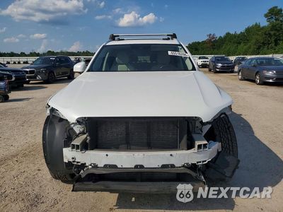 Piąte zdjęcie samochodu w środku: 2021 VOLVO XC90 T6 MOMENTUM VIN:YV4A221KXM1738198 - miniatura