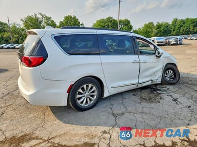 Trzecie zdjęcie samochodu z tyłu: 2017 CHRYSLER PACIFICA TOURING L VIN:2C4RC1BG5HR756911 - miniatura
