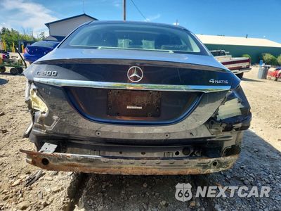 Zdjęcie 6 z 12 samochodu: 2016 MERCEDES-BENZ C 300 4MATIC VIN:55SWF4KB5GU159881 - miniatura