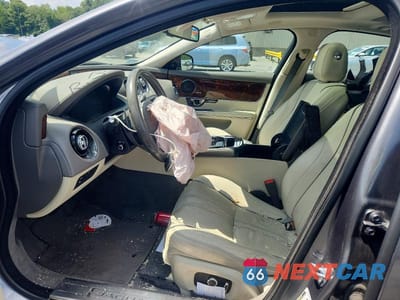 Zdjęcie 7 z 12 samochodu: 2016 JAGUAR XJ VIN:SAJWJ1CD6G8V93484 - miniatura