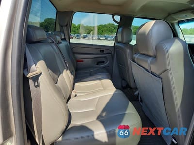 Zdjęcie 10 z 12 samochodu: 2006 CHEVROLET SILVERADO C1500 VIN:2GCEC13T361232047 - miniatura