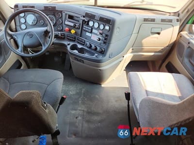 Zdjęcie 8 z 14 samochodu: 2018 FREIGHTLINER CASCADIA 125 SEMI TRUCK VIN:3AKJGLDR8JSHP3857 - miniatura