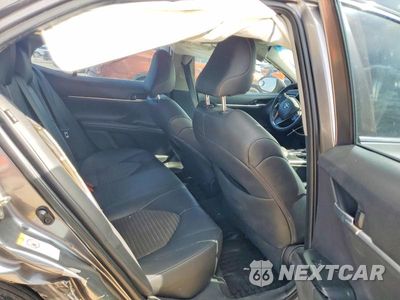 Zdjęcie 10 z 12 samochodu: 2018 TOYOTA CAMRY L VIN:4T1B11HK2JU084653 - miniatura