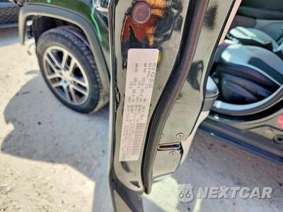 Zdjęcie 13 z 13 samochodu: 2019 JEEP COMPASS LATITUDE VIN:3C4NJCBB3KT730588 - miniatura