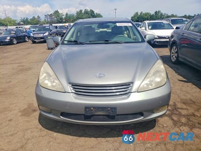 Piąte zdjęcie samochodu w środku: 2002 LEXUS ES 300 VIN:JTHBF30G225024455 - miniatura