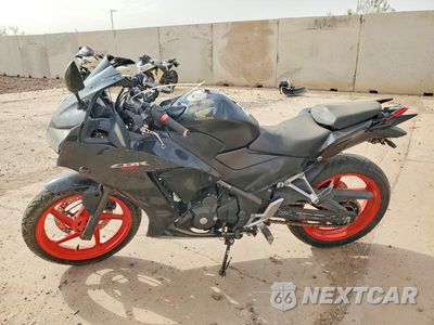 Trzecie zdjęcie samochodu z tyłu: 2015 HONDA CBR300 R VIN:MLHNC5105F5101696 - miniatura