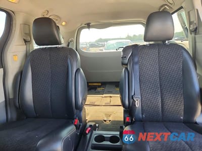 Zdjęcie 11 z 14 samochodu: 2012 TOYOTA SIENNA SPORT VIN:5TDXK3DC0CS239841 - miniatura