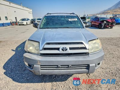 Piąte zdjęcie samochodu w środku: 2003 TOYOTA 4RUNNER SR5 VIN:JTEZU14R830001858 - miniatura