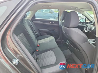 Zdjęcie 10 z 12 samochodu: 2025 KIA K5 LXS VIN:KNAG24J75S5346737 - miniatura