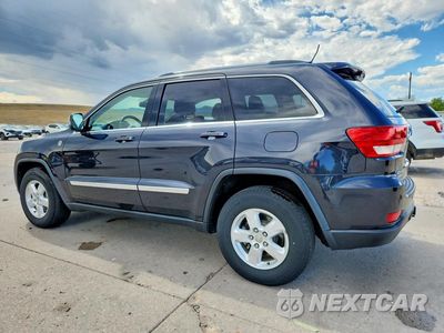 Drugie zdjęcie samochodu z przodu: 2013 JEEP GRAND CHEROKEE LAREDO VIN:1C4RJFAG3DC555791 - miniatura