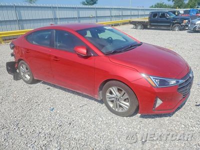 Czwarte zdjęcie samochodu z boku: 2019 HYUNDAI ELANTRA SEL VIN:5NPD84LF4KH405074 - miniatura