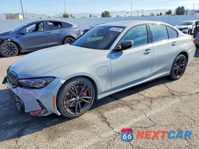 2024 BMW 330E 3MW39FF03R8E34037 - główne zdjęcie licytacji z USA - miniatura