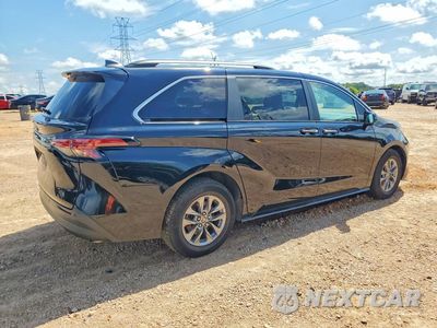 Trzecie zdjęcie samochodu z tyłu: 2022 TOYOTA SIENNA XLE VIN:5TDYRKEC0NS081531 - miniatura