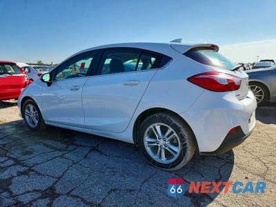 Drugie zdjęcie samochodu z przodu: 2018 CHEVROLET CRUZE LT VIN:3G1BE6SM0JS627653 - miniatura