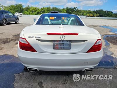 Zdjęcie 6 z 12 samochodu: 2016 MERCEDES-BENZ SLK 300 VIN:WDDPK3JA0GF121898 - miniatura