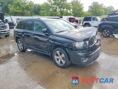 Czwarte zdjęcie samochodu z boku: 2017 JEEP COMPASS LATITUDE VIN:1C4NJCEB4HD163088 - miniatura
