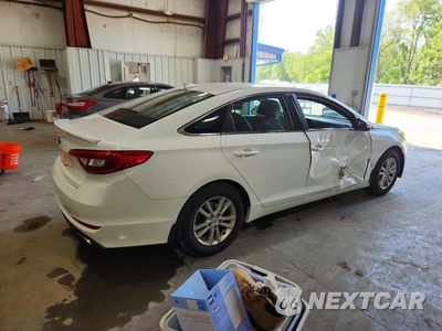 Trzecie zdjęcie samochodu z tyłu: 2015 HYUNDAI SONATA SE VIN:5NPE24AF2FH043695 - miniatura