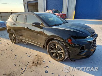 Czwarte zdjęcie samochodu z boku: 2022 CHEVROLET BLAZER RS VIN:3GNKBERS0NS148340 - miniatura