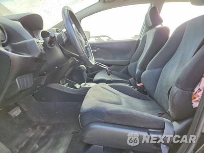 Zdjęcie 7 z 12 samochodu: 2010 HONDA FIT SPORT VIN:JHMGE8H49AC026391 - miniatura