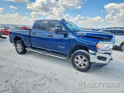 Czwarte zdjęcie samochodu z boku: 2024 RAM 2500 BIG HORN VIN:3C6UR5DJ1RG322427 - miniatura
