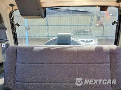 Zdjęcie 10 z 13 samochodu: 2001 JEEP WRANGLER / TJ SPORT VIN:1J4FA49S71P303301 - miniatura