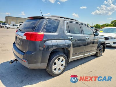 Trzecie zdjęcie samochodu z tyłu: 2013 GMC TERRAIN SLT VIN:2GKFLVEK2D6309771 - miniatura