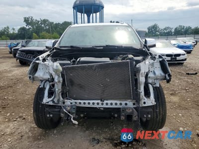Piąte zdjęcie samochodu w środku: 2023 CHEVROLET SUBURBAN K1500 PREMIER VIN:1GNSKFKD7PR230489 - miniatura