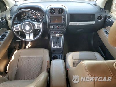 Zdjęcie 8 z 13 samochodu: 2015 JEEP COMPASS LATITUDE VIN:1C4NJCEB4FD373204 - miniatura