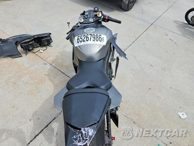 Zdjęcie 6 z 10 samochodu: 2014 YAMAHA YZFR6 VIN:JYARJ16E9EA031841 - miniatura
