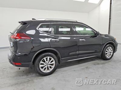 Trzecie zdjęcie samochodu z tyłu: 2019 NISSAN ROGUE SV VIN:JN8AT2MT0KW254923 - miniatura