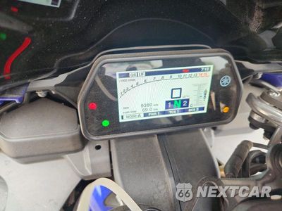 Zdjęcie 7 z 9 samochodu: 2017 YAMAHA YZFR1 VIN:JYARN39E1HA003256 - miniatura