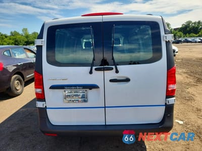 Zdjęcie 6 z 14 samochodu: 2016 MERCEDES-BENZ METRIS DELIVERY VAN VIN:WD3PG2EA8G3093019 - miniatura