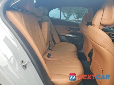 Zdjęcie 10 z 12 samochodu: 2025 MERCEDES-BENZ E 350 4MATIC VIN:W1KLF4HB1SA092375 - miniatura